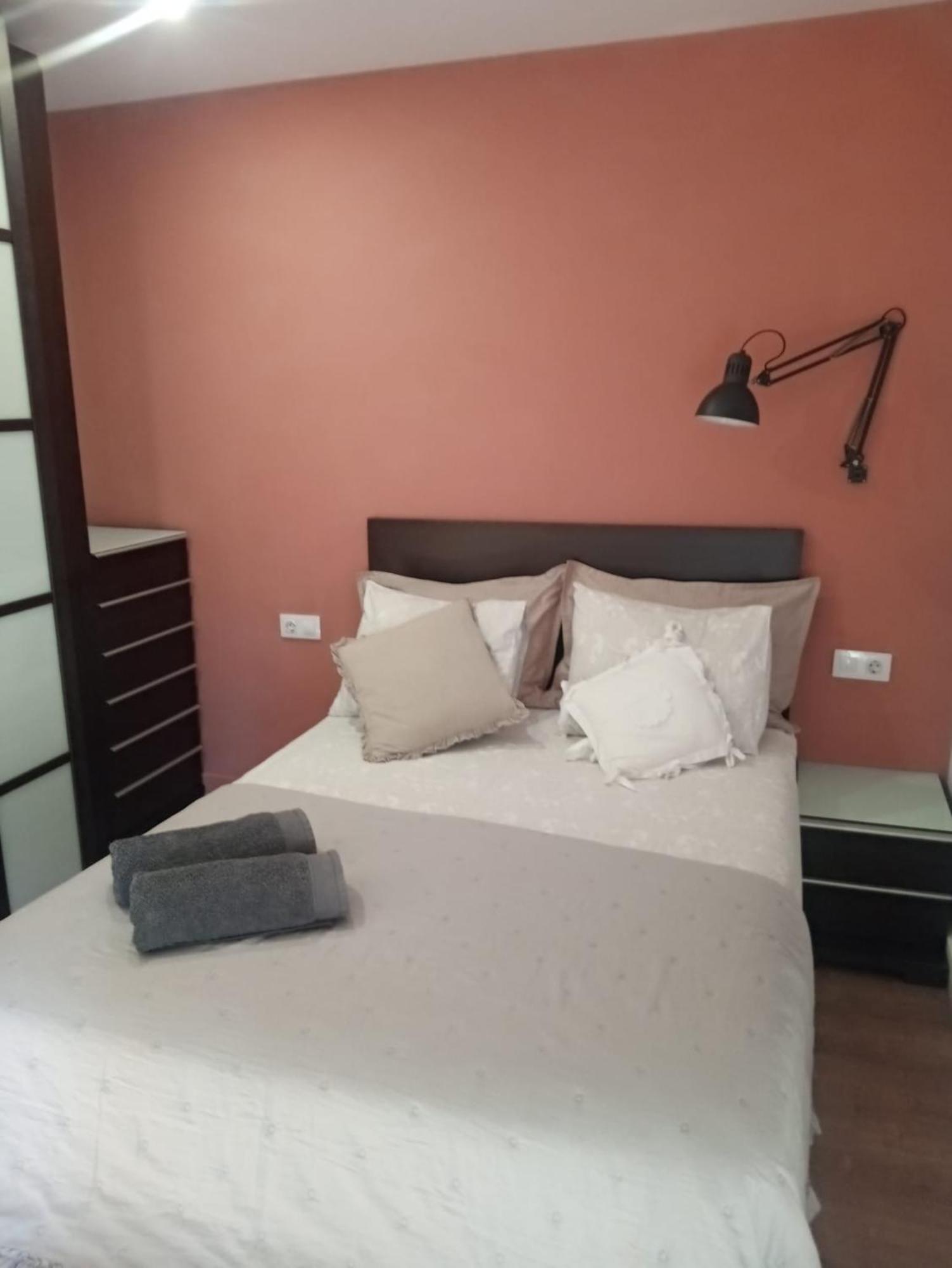 Com A Casa Apartment Falset Bagian luar foto